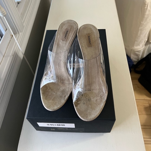 Yeezy’s Season 7 Clear PVC Mule 90MM Heel - Picture 6 of 6